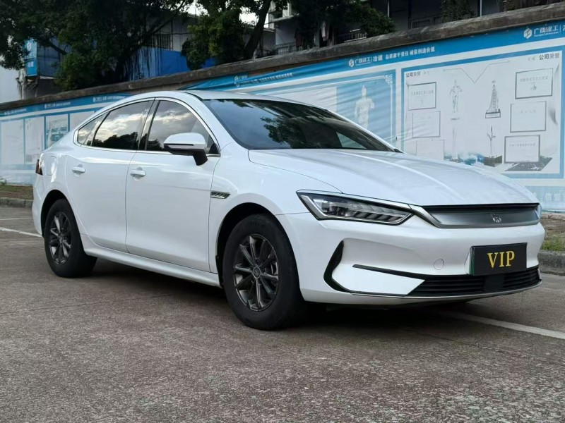 南宁22年比亚迪秦3