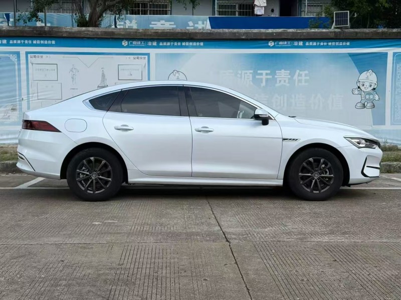 南宁22年比亚迪秦5