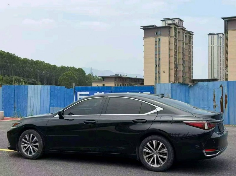 福州21年雷克萨斯ES9