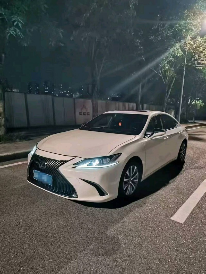 重庆20年雷克萨斯ES2