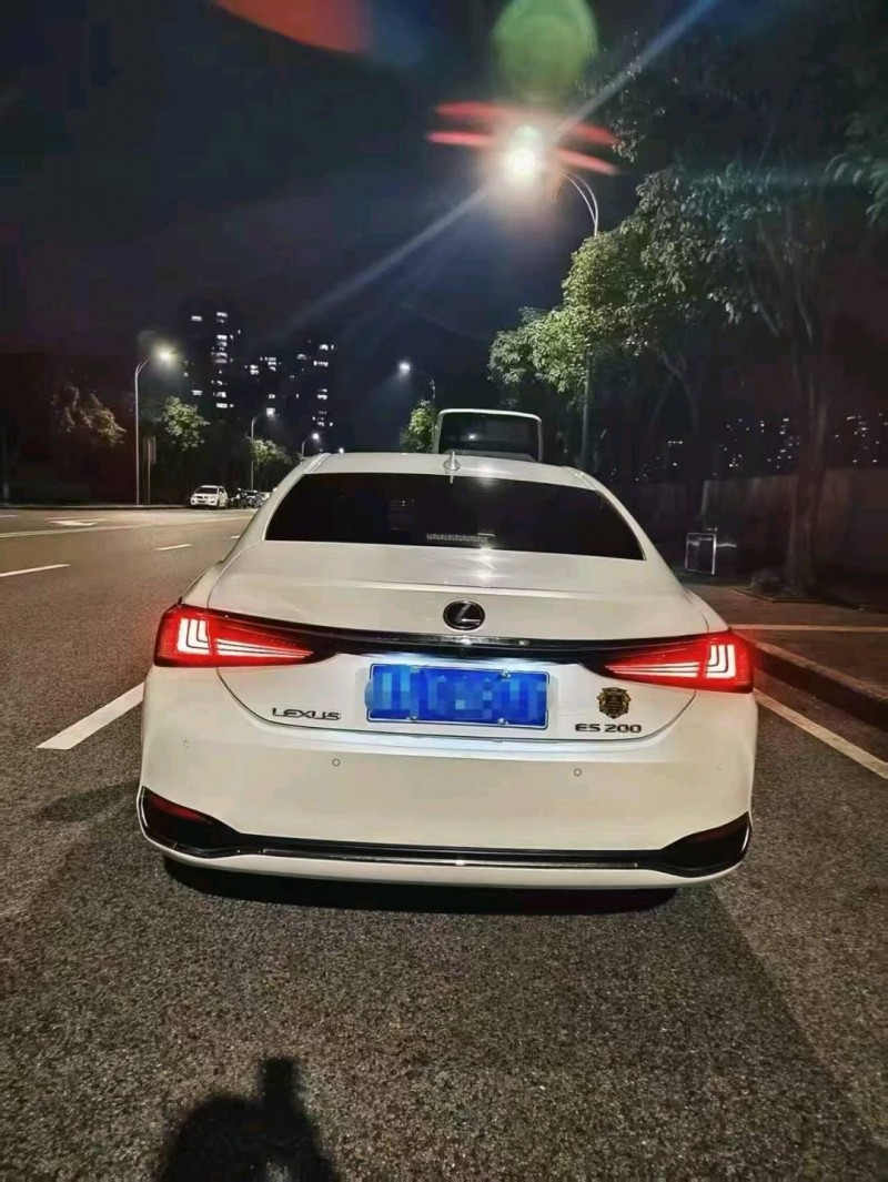 重庆20年雷克萨斯ES5
