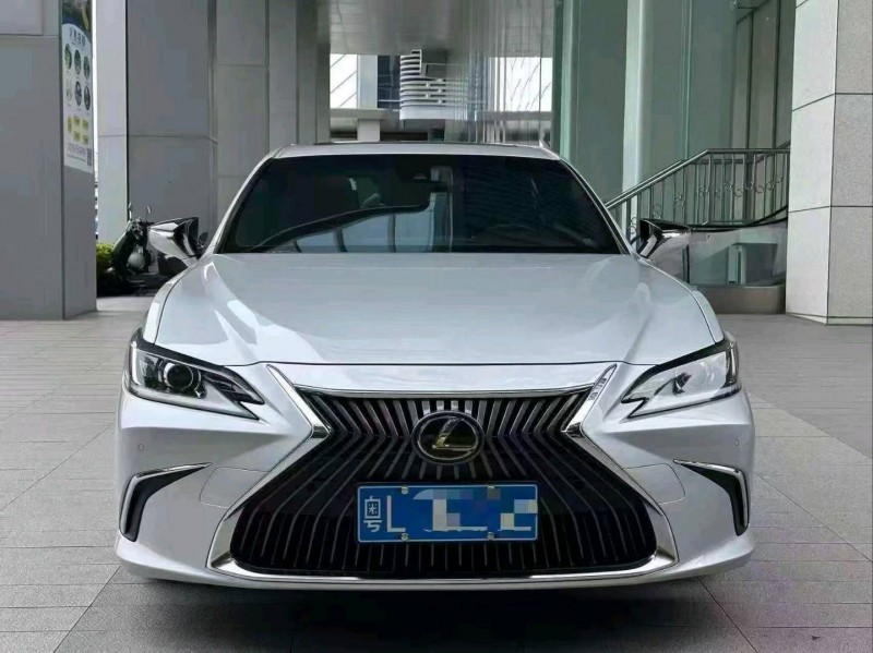 广州19年雷克萨斯ES1