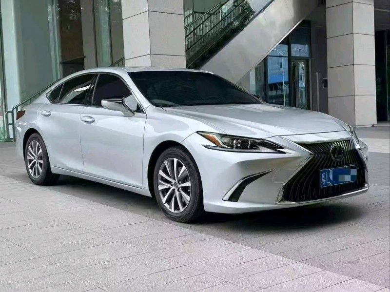 广州19年雷克萨斯ES3