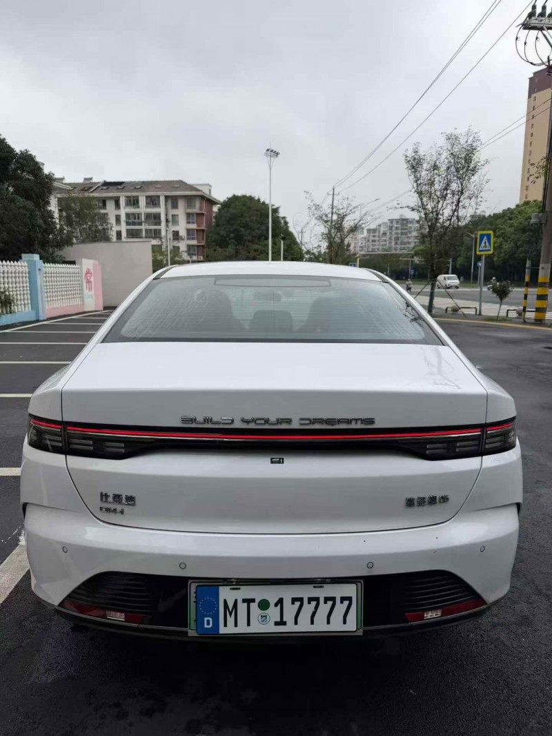 南京24年比亚迪驱逐舰8
