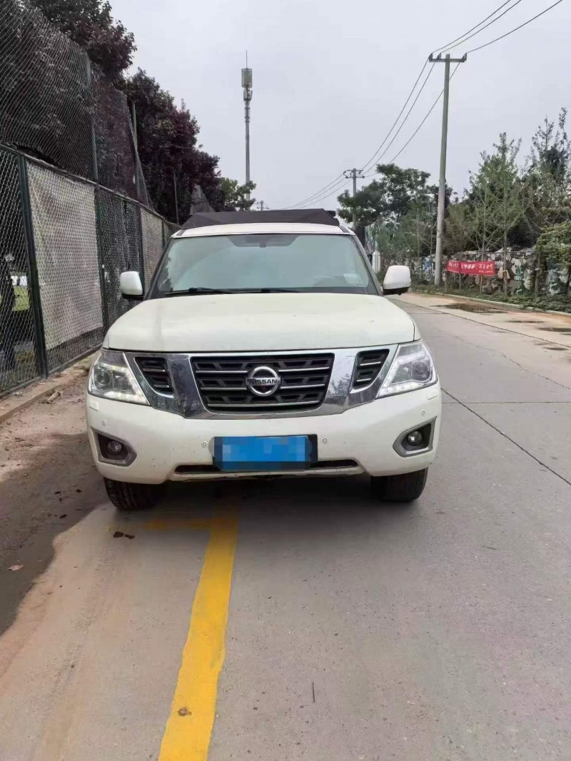 延安19年日产途乐1