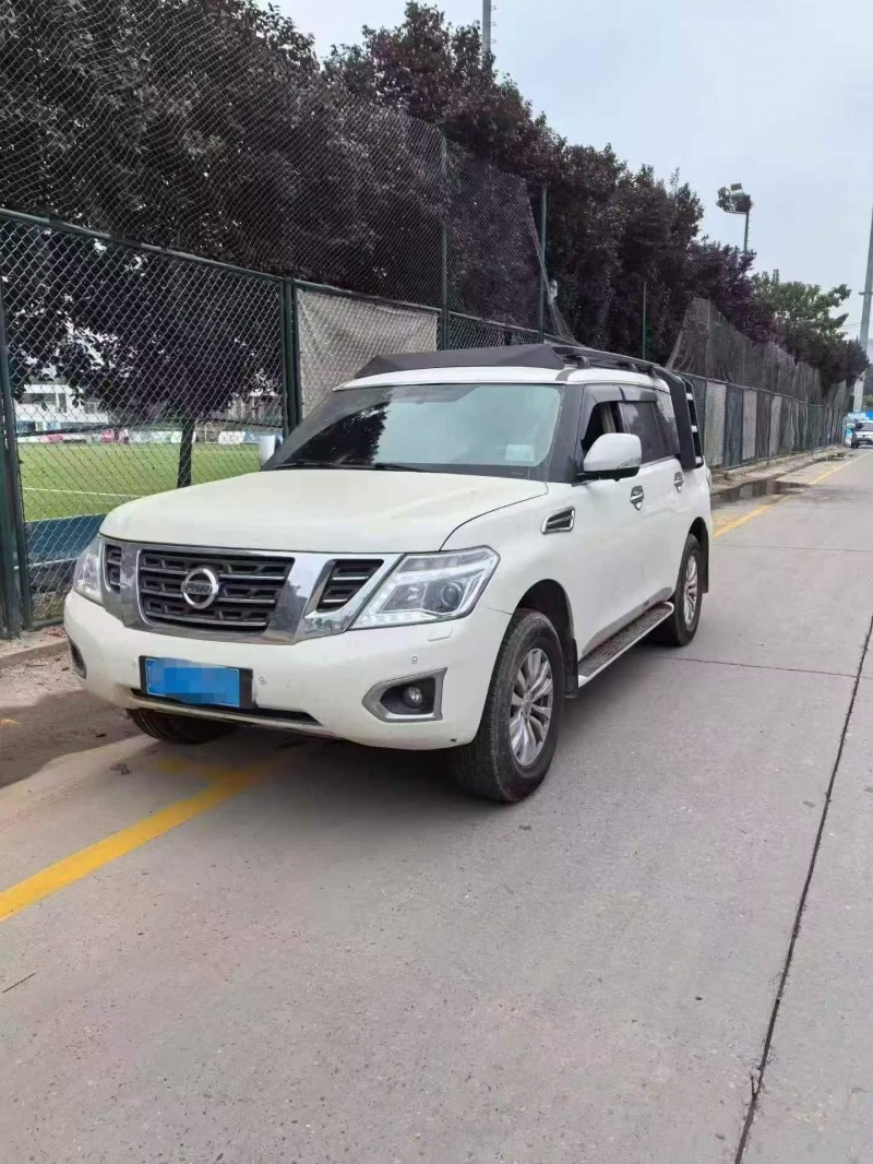 延安19年日产途乐2