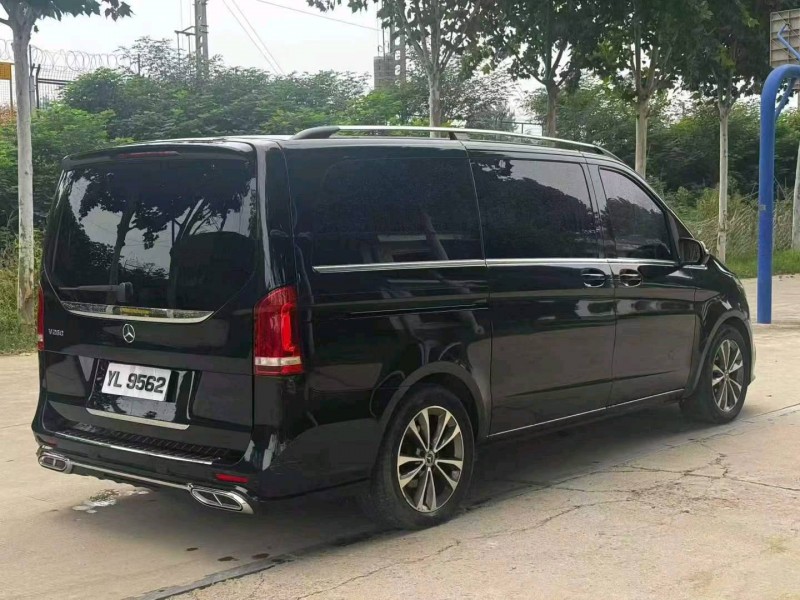 安阳21年奔驰V8