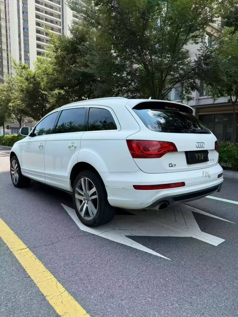 东营13年奥迪Q78