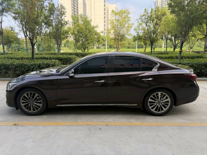 济宁18年英菲尼迪Q50L8