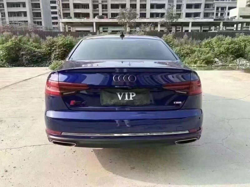 济宁19年奥迪A4L9