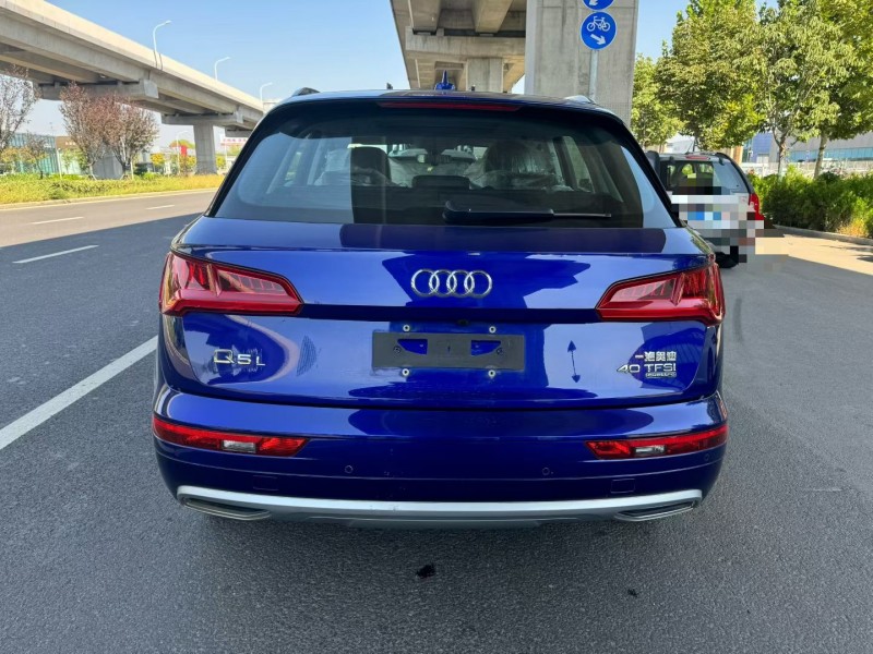 济宁20年奥迪Q59