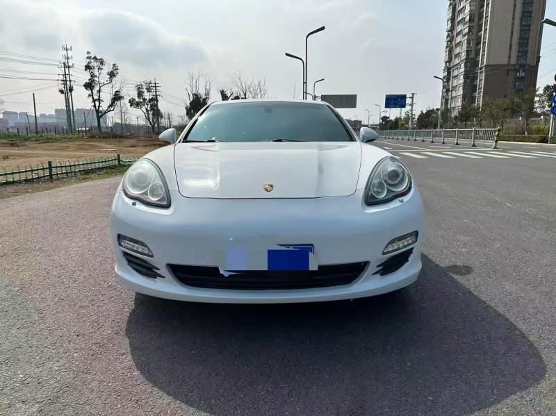 苏州13年保时捷帕拉梅拉1