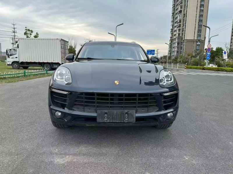 苏州15年保时捷Macan1