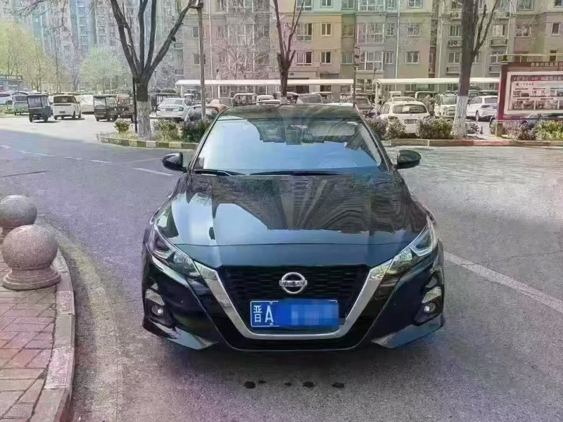 安阳22年日产天籁1