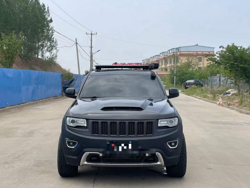 青岛13年Jeep大切诺基1