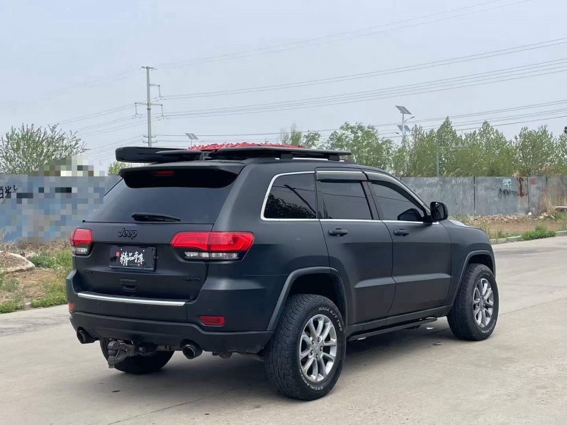 青岛13年Jeep大切诺基7