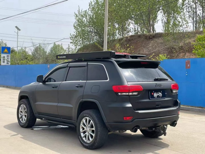 青岛13年Jeep大切诺基8