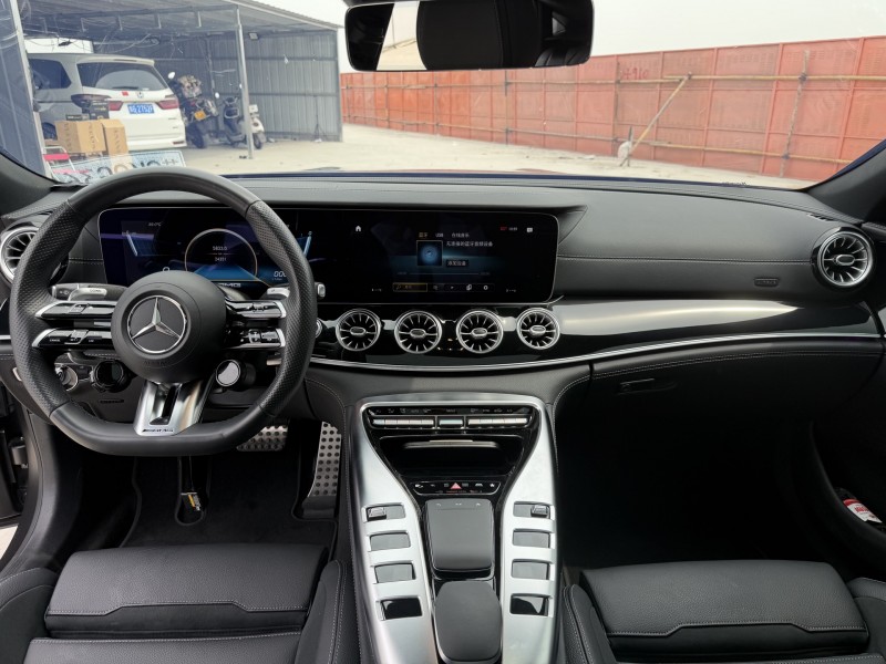 新乡24年奔驰AMG6