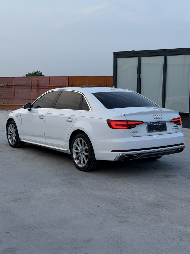 新乡19年奥迪A4L8