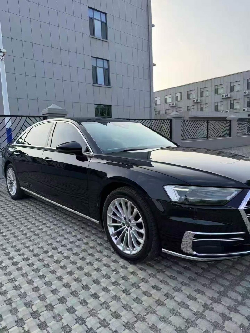 济宁20年奥迪A8L3