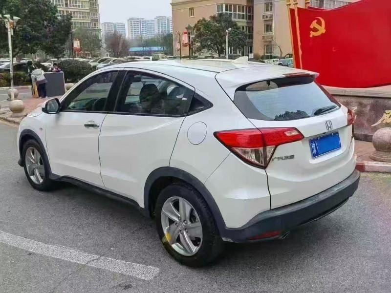 安阳21年本田缤智9