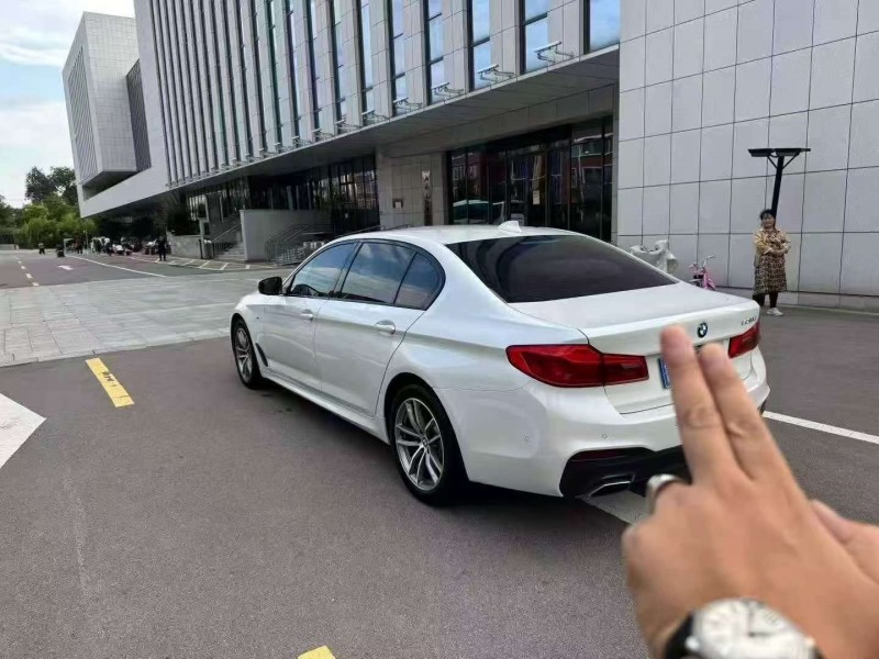 潍坊17年宝马5系8