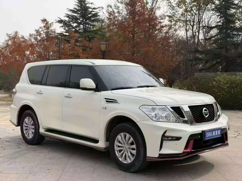 济宁18年日产途乐2