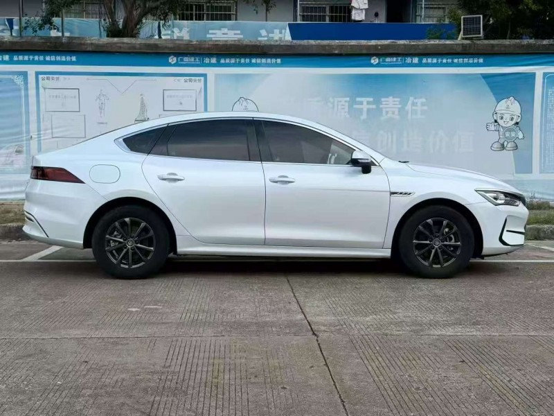 钦州22年比亚迪秦6