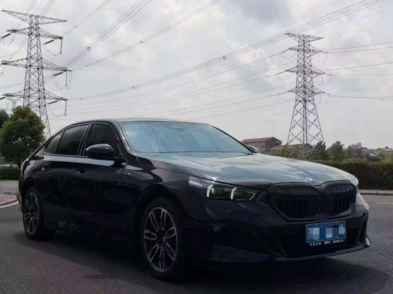 苏州25年宝马5系3