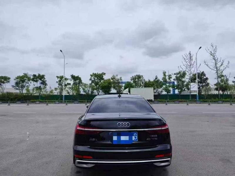张家界23年奥迪A6L9