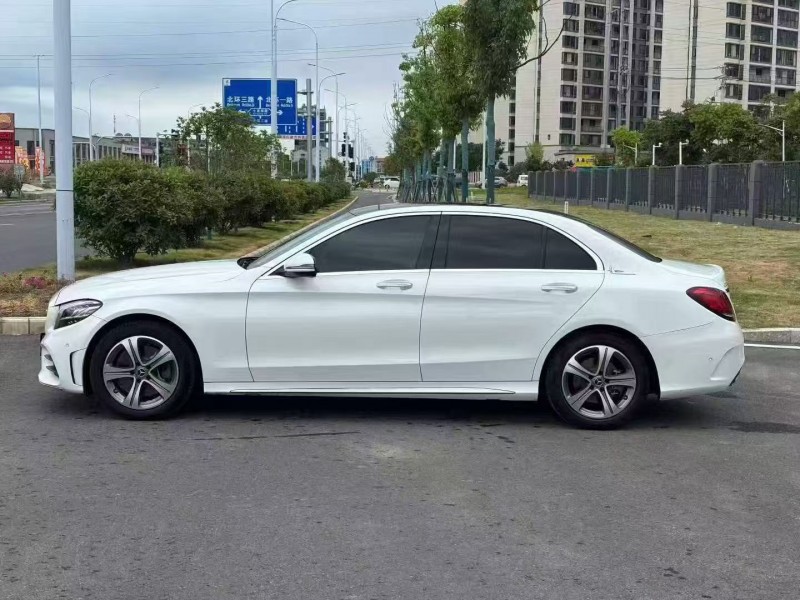 宜昌21年奔驰C8