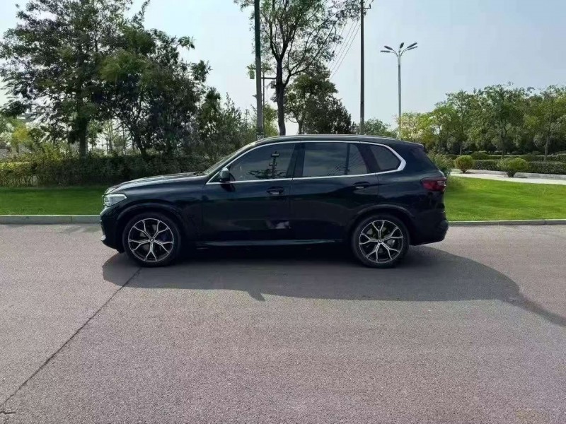 东营21年宝马X57