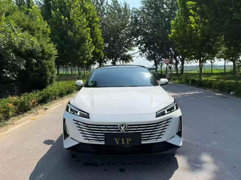 新乡25年长安汽车逸动1