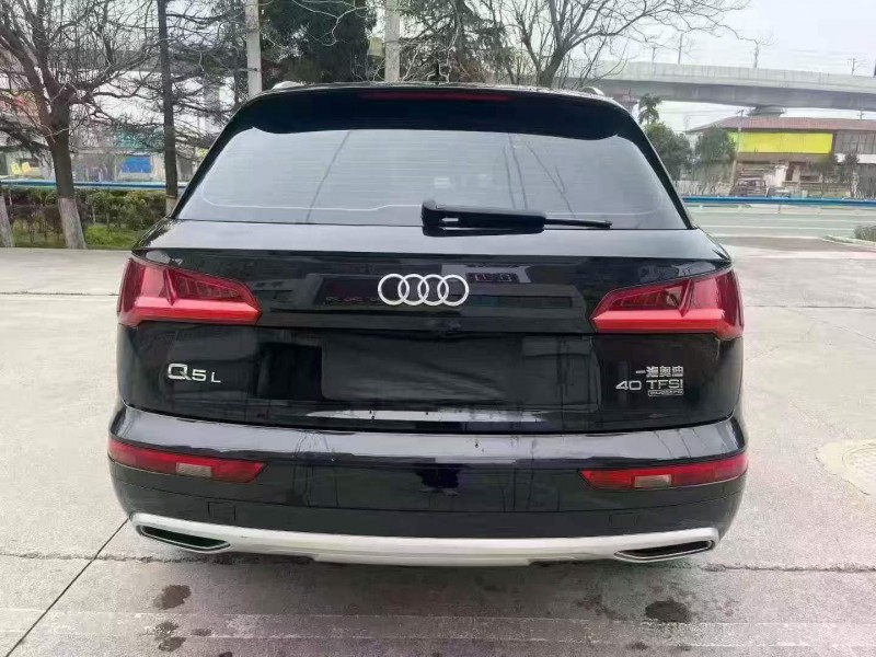新乡21年奥迪Q59