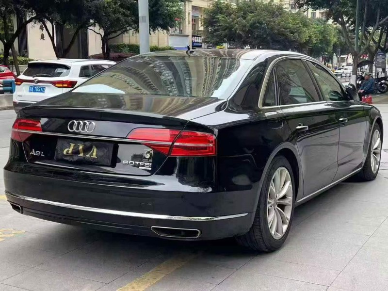重庆17年奥迪A8L8
