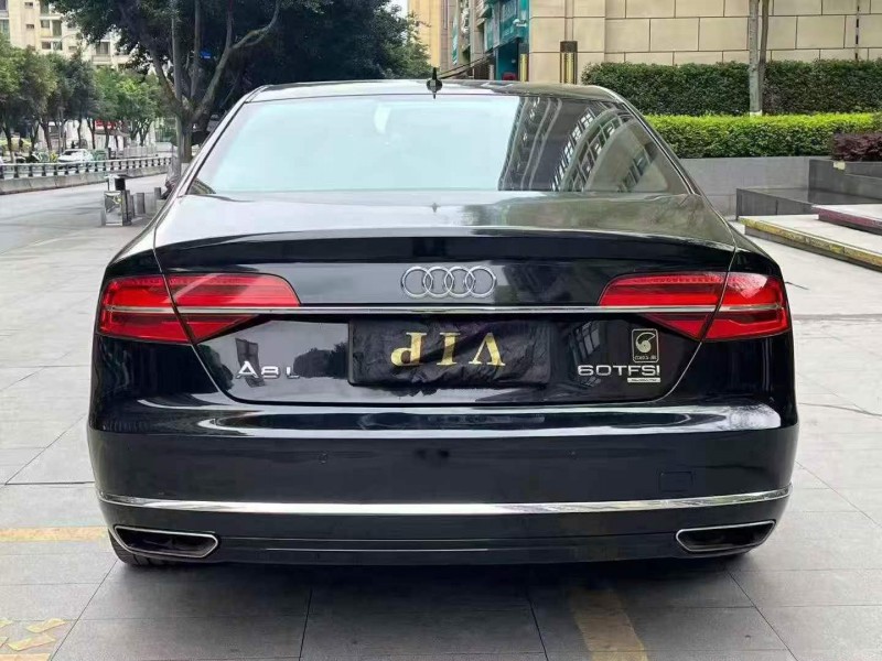 重庆17年奥迪A8L9