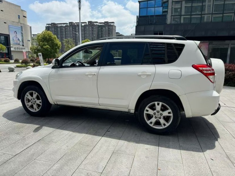 吉安12年丰田RAV43