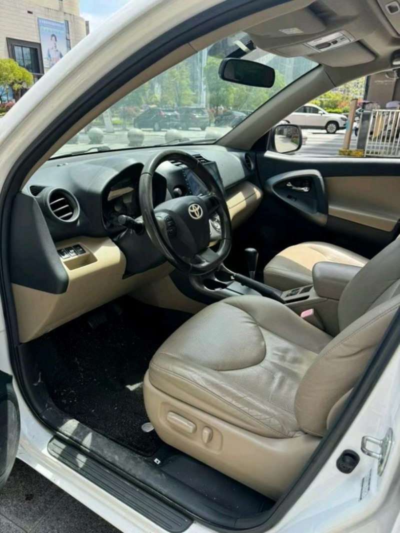 吉安12年丰田RAV47