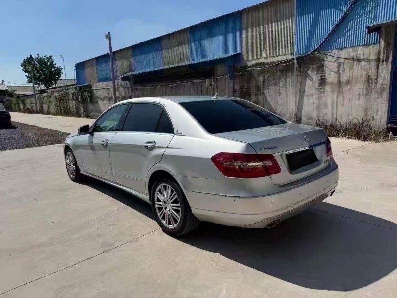 东营13年奔驰E8