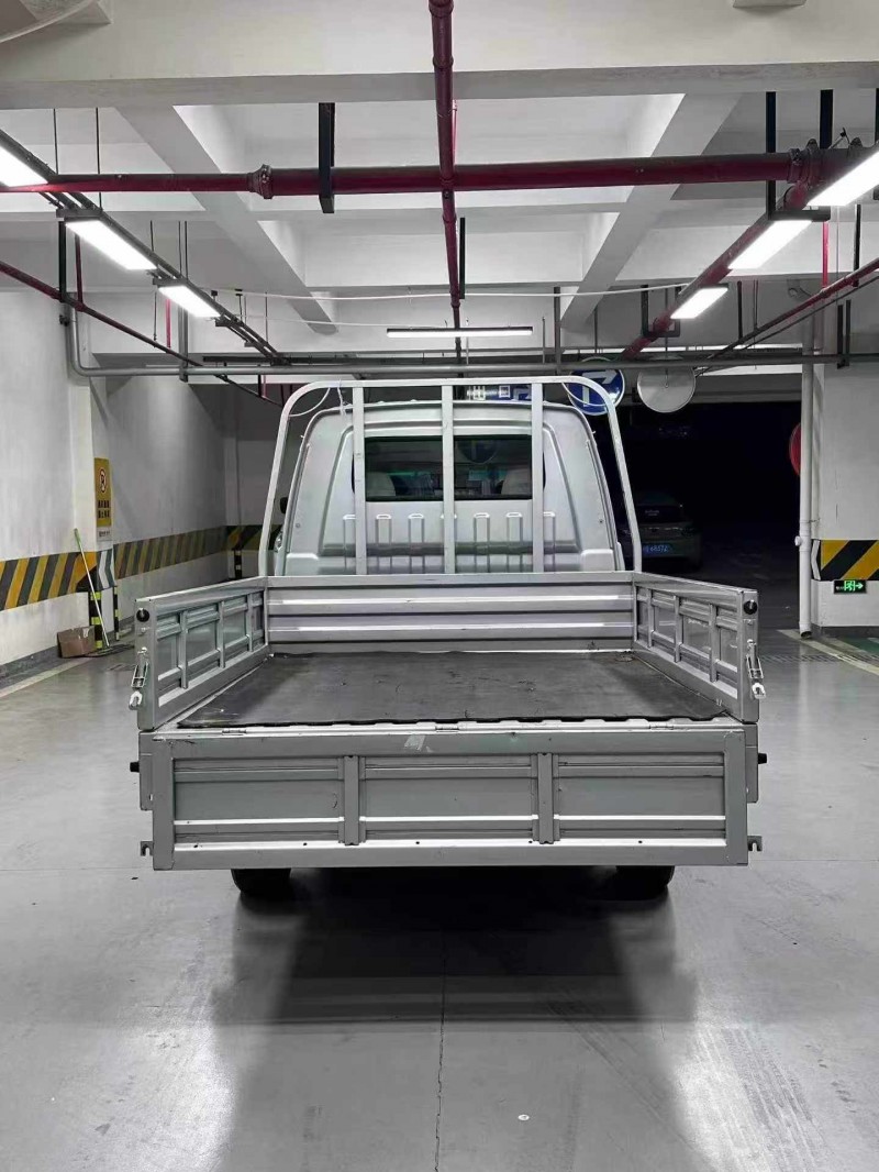 成都24年金杯汽車閣瑞斯8
