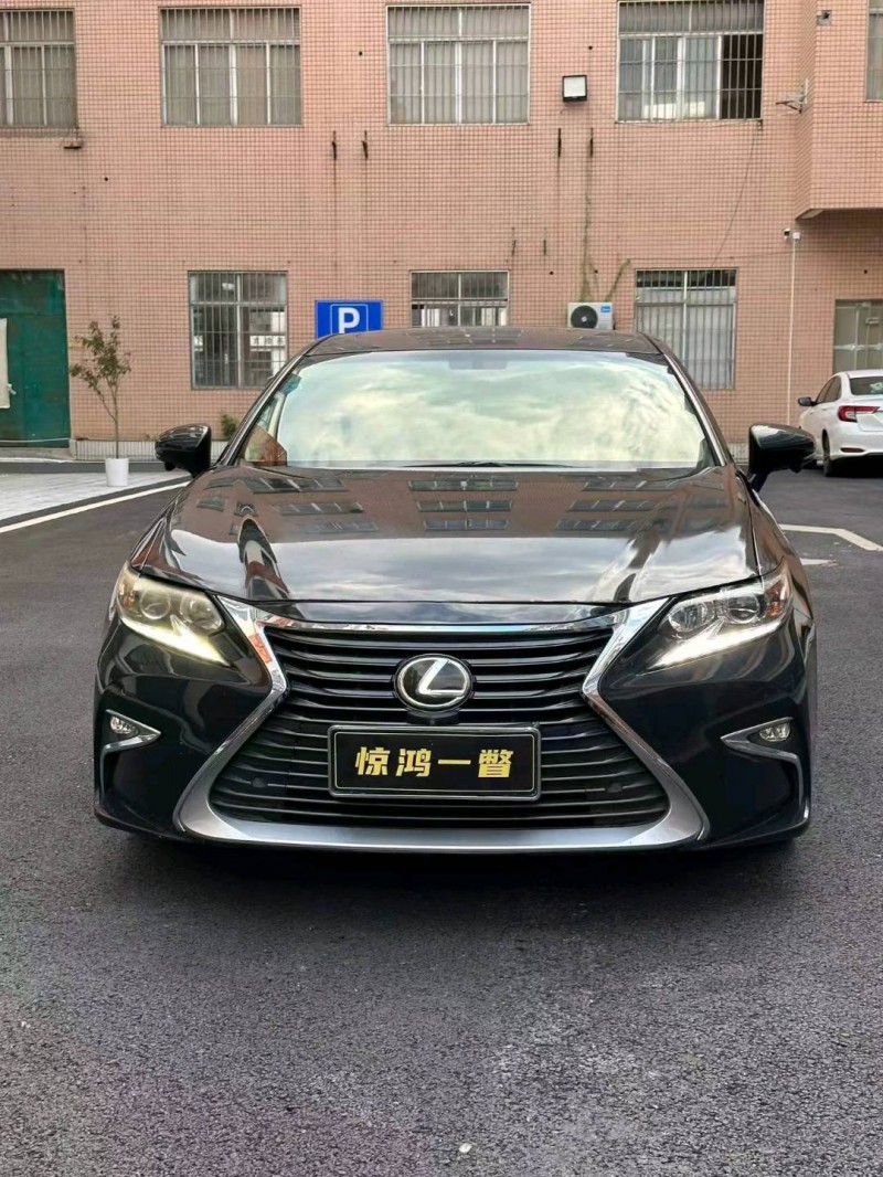 广州17年雷克萨斯ES1