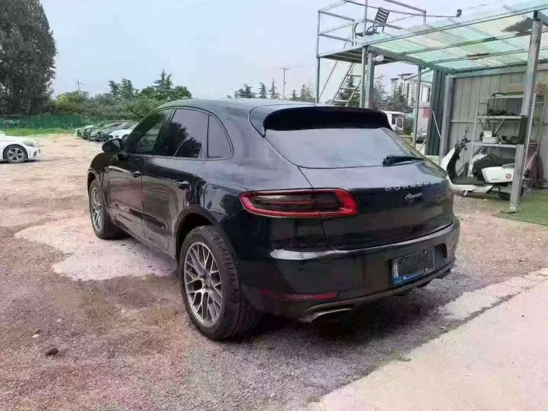 平顶山15年保时捷Macan5
