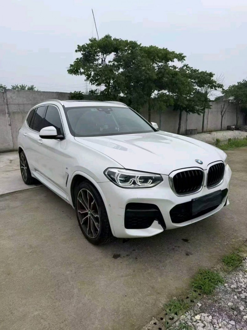 台州21年宝马X33