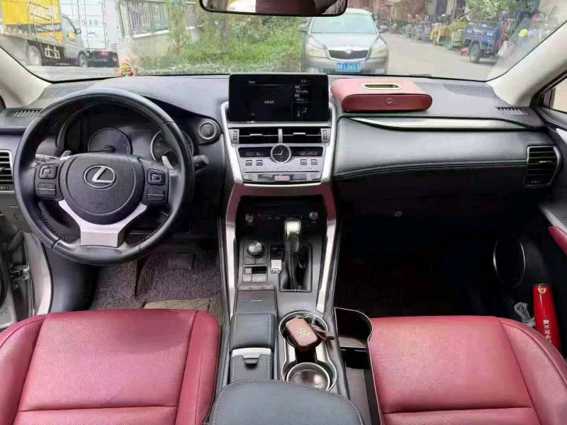 襄阳21年雷克萨斯NX8