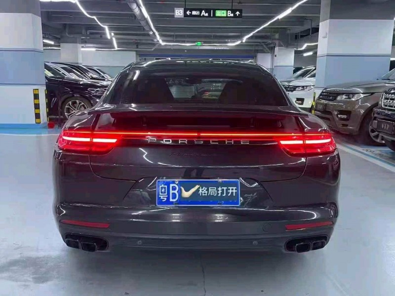 广州17年保时捷帕拉梅拉8