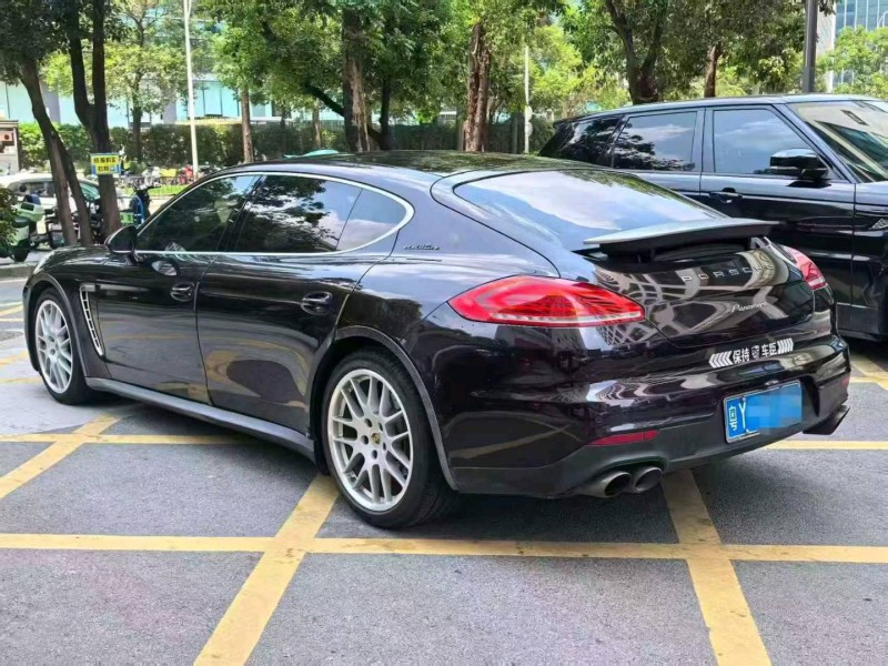 深圳15年保时捷帕拉梅拉8