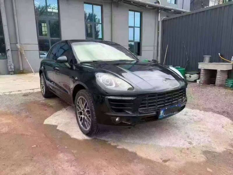 安阳15年保时捷Macan3