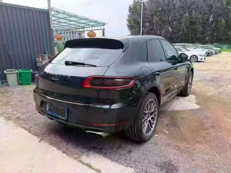 安阳15年保时捷Macan7