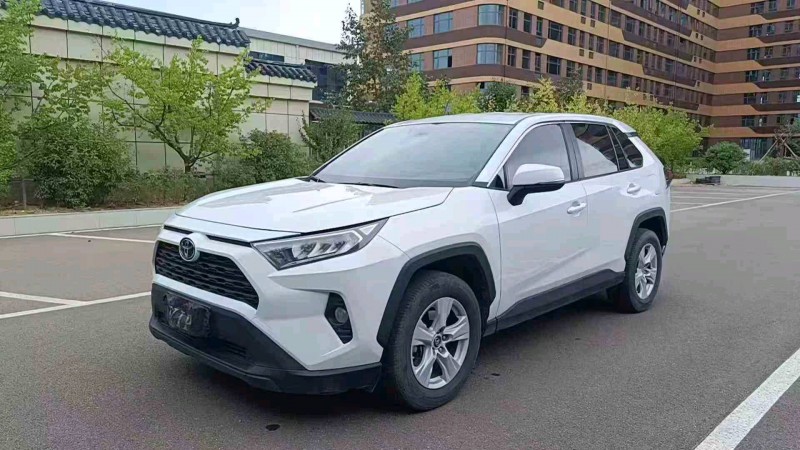 烟台23年丰田RAV4荣放3