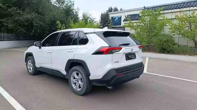 烟台23年丰田RAV4荣放8